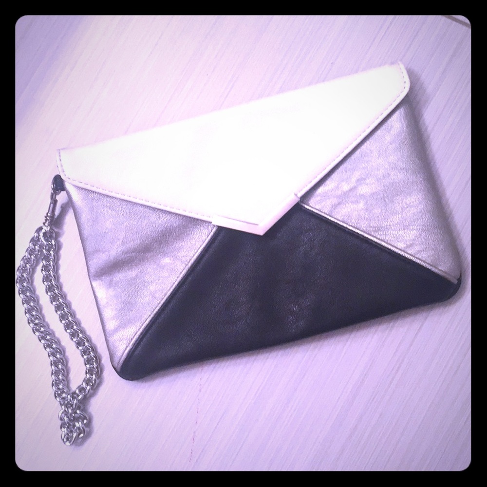 Express wristlet